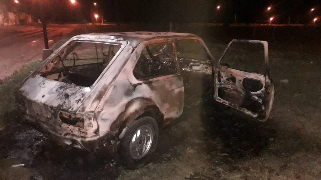 Pueblo Italiano: Incendio de vehículo automotor
