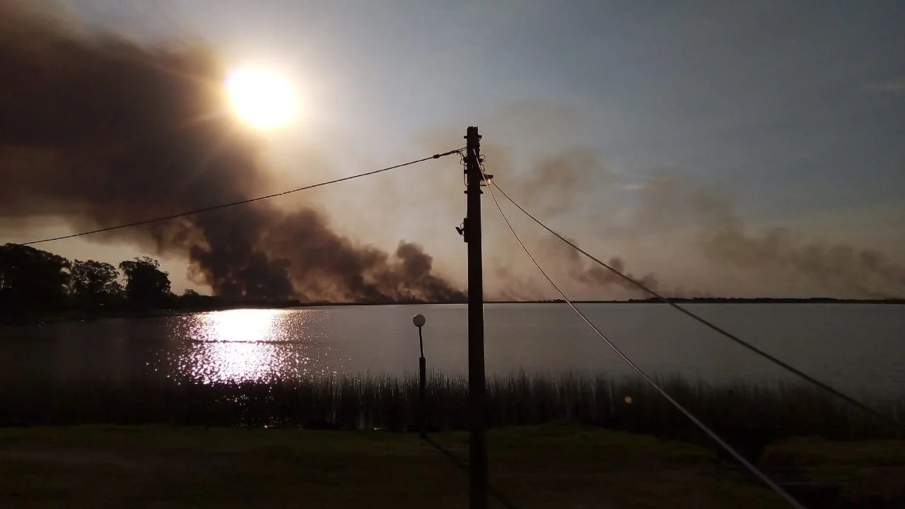 Canals: Incendio en zona rural.