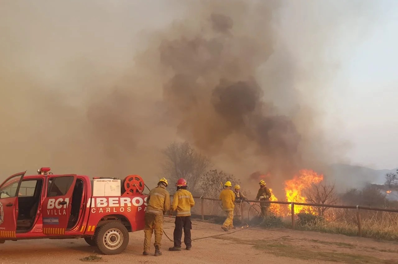 Se combaten dos nuevos incendios en la provincia.