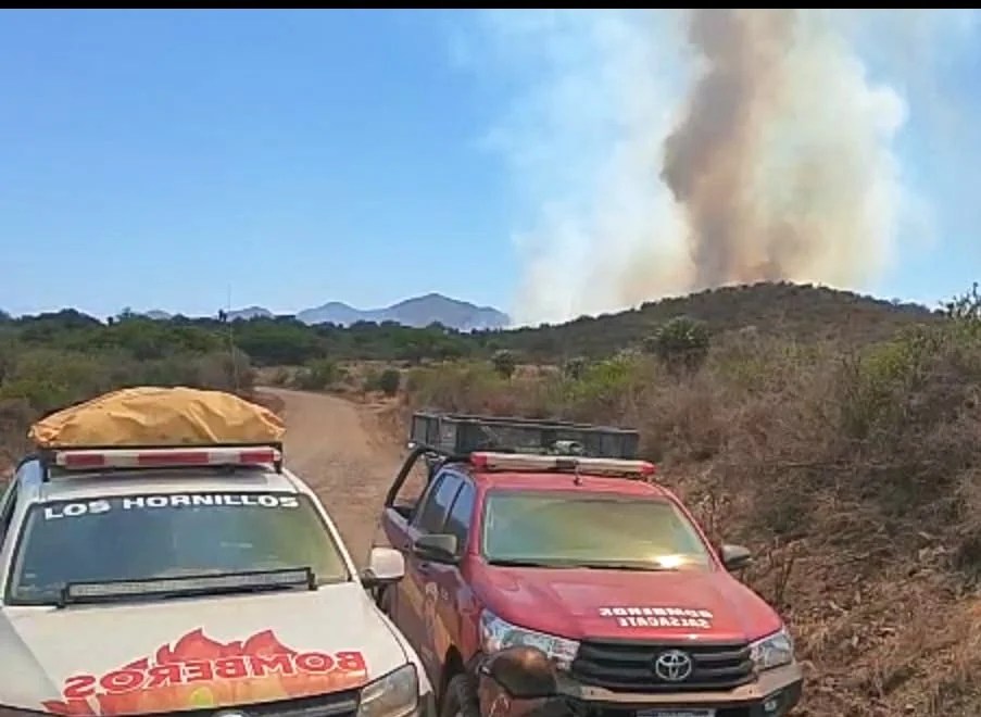 Se encuentra activo un incendio en zona de Salsacate