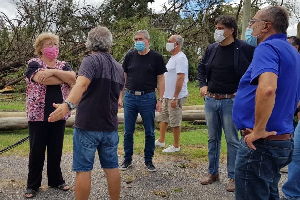 Massei y Mosquera visitaron las localidades de Laborde y W Escalante en donde un fuerte temporal causó daños.