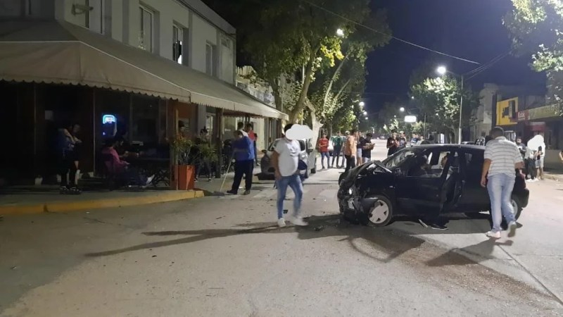 Canals: accidente de tránsito en pleno centro