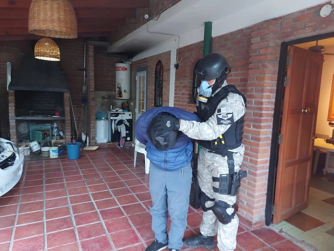 Cae banda familiar con cocaína, marihuana y armas de fuego en Mina Clavero