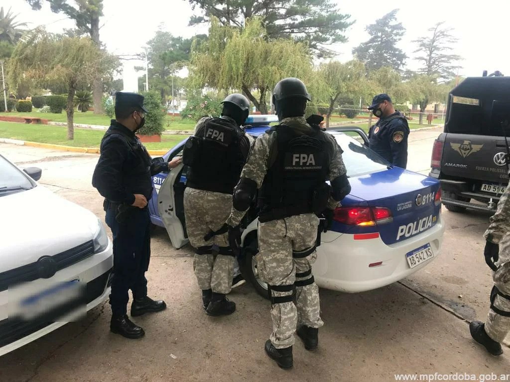 La Laguna: FPA desbarató un punto de venta y secuestró más de 500 dosis de estupefacientes. Un detenido