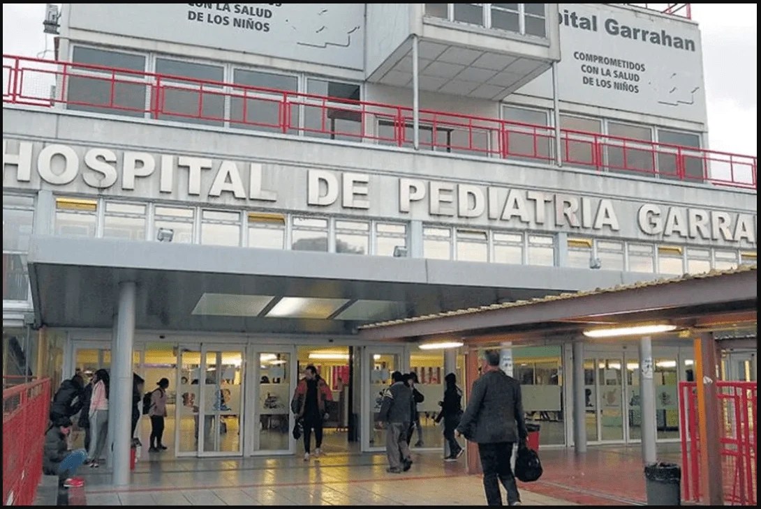 Hay 39 niños internados por coronavirus en el Garrahan y alertan por un colapso