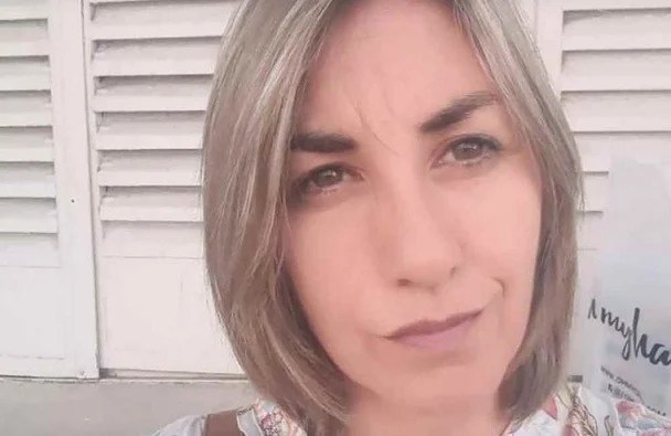 Mataron a una mujer y dejaron su cuerpo atado con alambre en una zanja