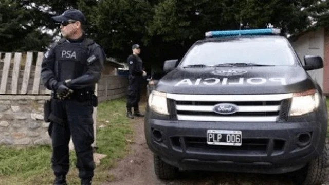 Laborde: Policía Aeroportuaria allanó un campo en busca de droga