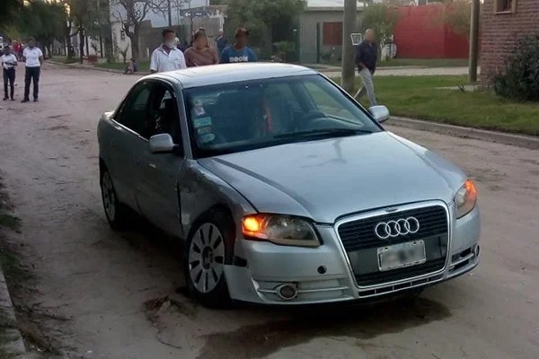 Villa María: Fuerte choque entre dos autos.