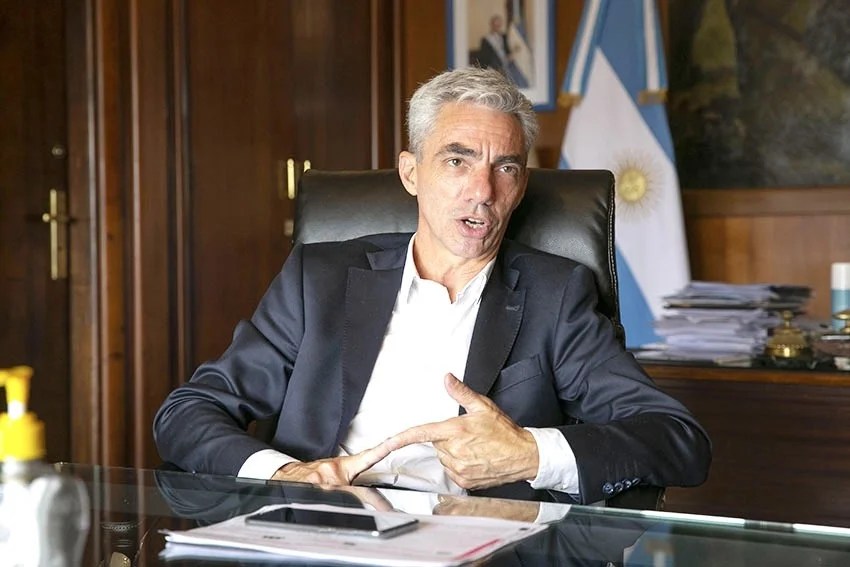 Murió el ministro Mario Meoni en un accidente automovilístico