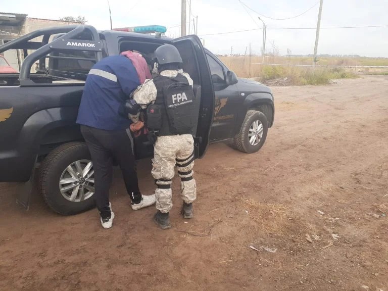 Canals: FPA detuvo a 2 camioneros que vendían drogas en el sudeste cordobés