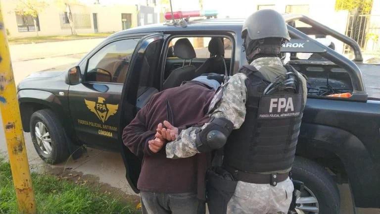 Realizaban delivery de drogas en barrios de San Francisco y fueron detenidos por la FPA