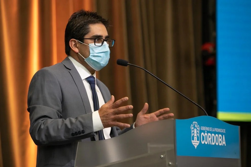 El ministro de Salud Diego Cardozo contrajo coronavirus.