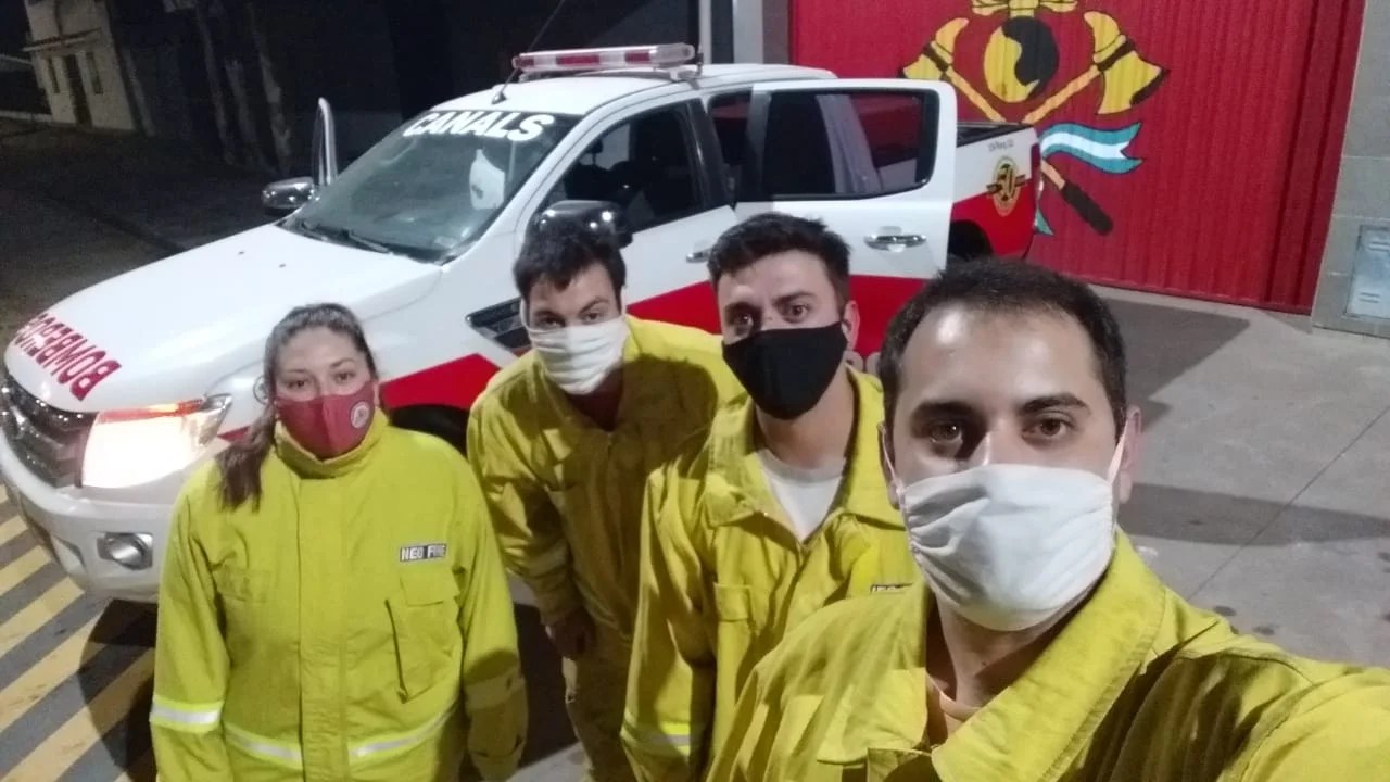 Bomberos Voluntarios de Canals prestan servicio en los incendios forestales