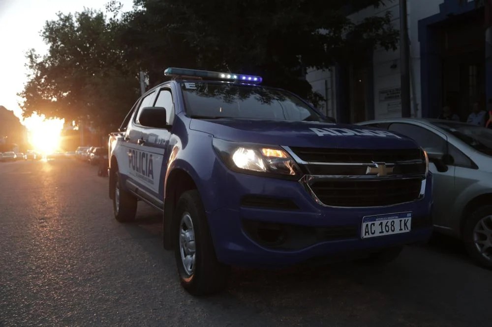 Imputan a policía por agredir a una mujer en un control.