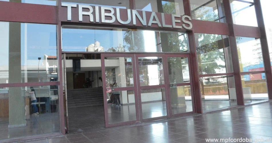 17 años de prisión por abuso sexual contra sus hijos