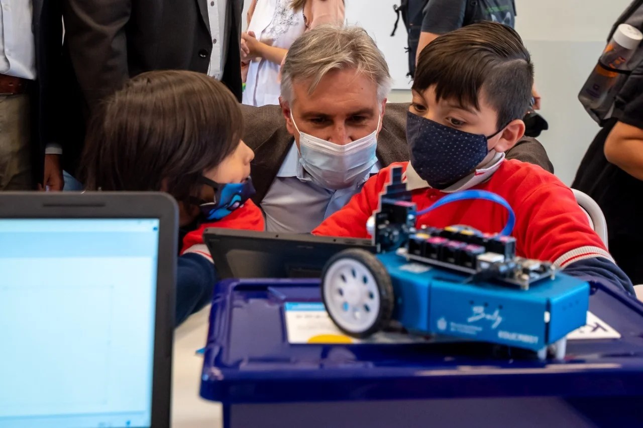 Estudiantes de las escuelas de la Municipalidad de Córdoba accederán a contenidos para el desarrollo de habilidades tecnológicas y digitales