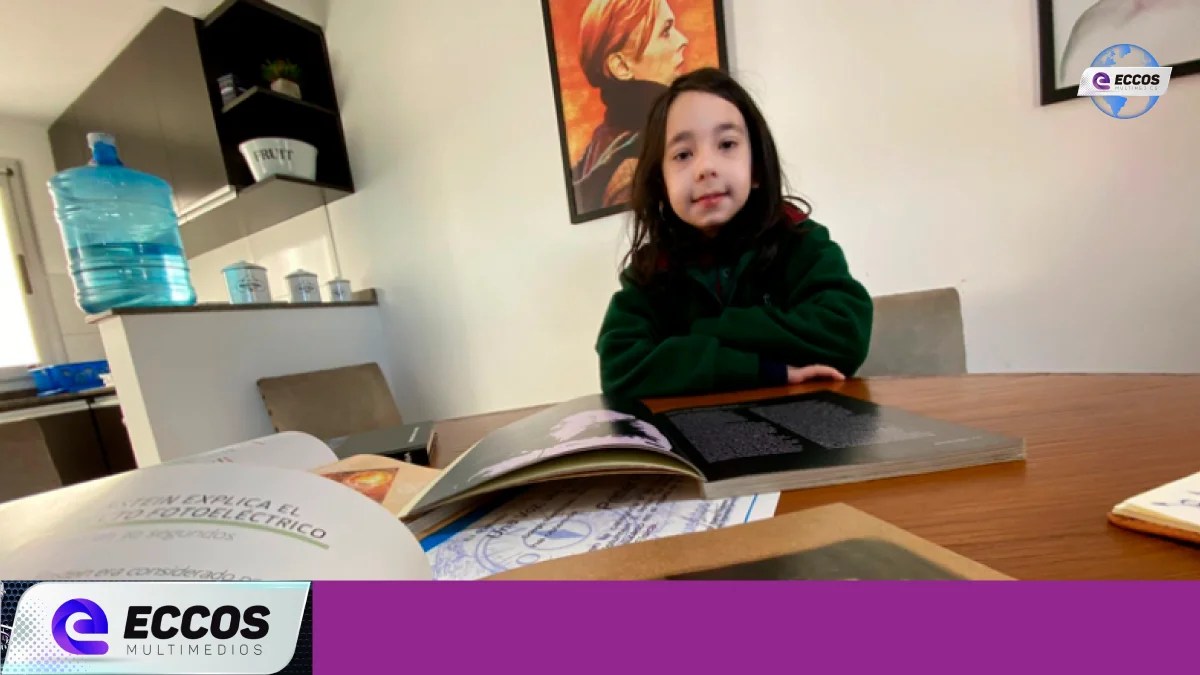 Jano, un niño cordobés que es furor por sus explicaciones sobre física cuántica