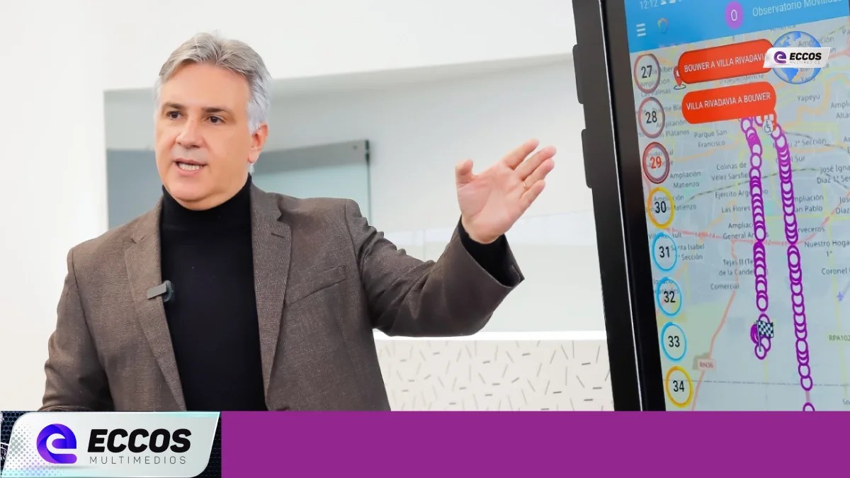 Llaryora presentó la nueva plataforma digital que permite saber cuándo pasa el colectivo