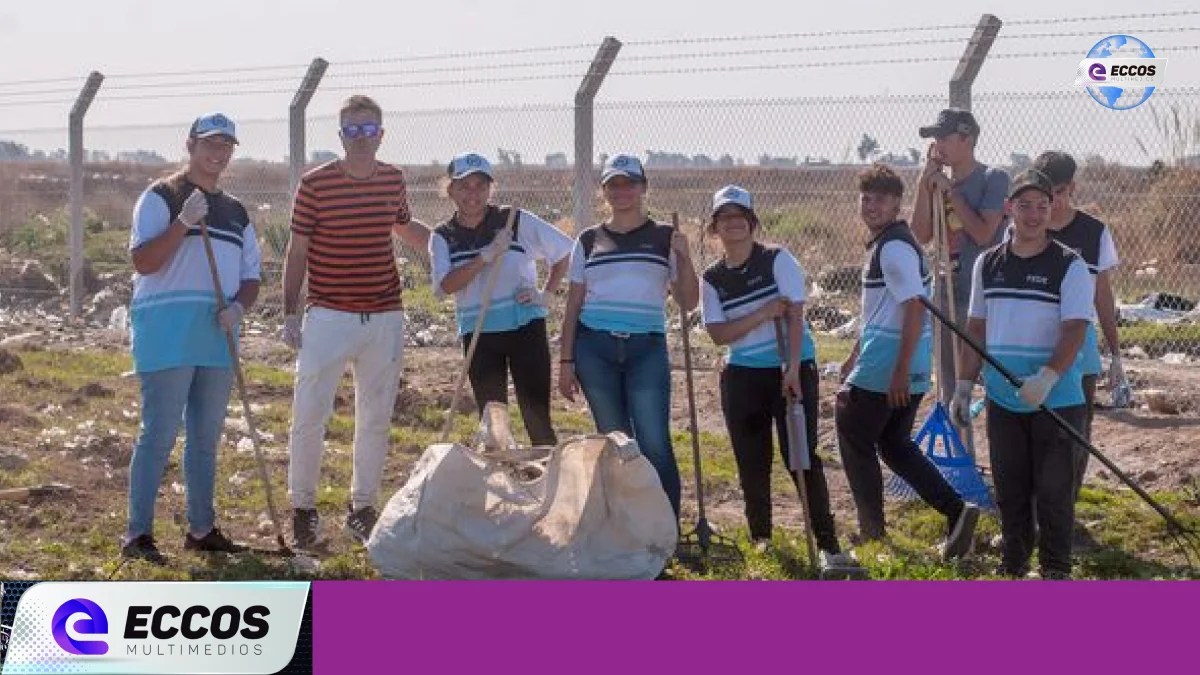 El intendente de Canals trabajó junto a alumnos en la limpieza del ex basural