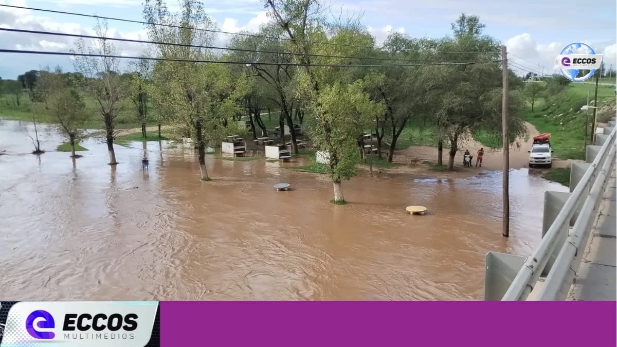 Impactante Imágenes de la crecida del Rio Cuarto en Alejandro Roca  