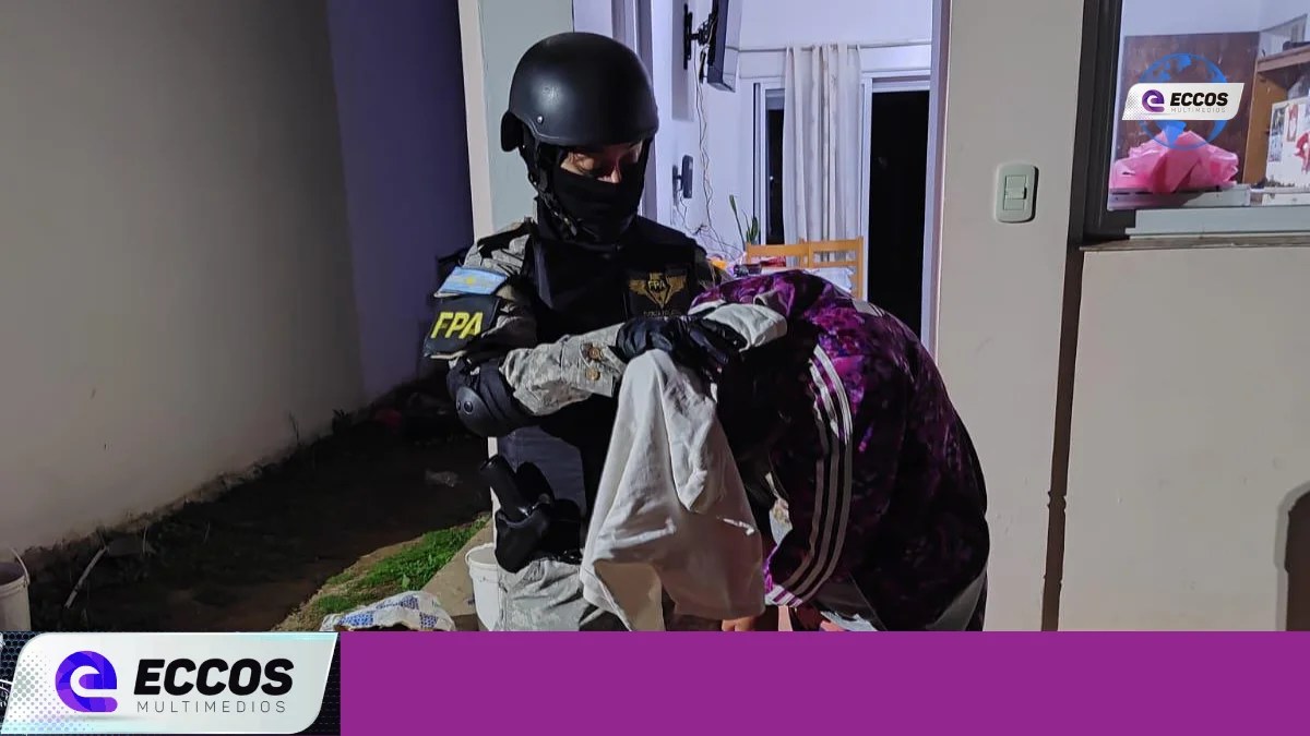 Operativo Antinarcóticos en Departamento Unión: Madre e Hijo Detenidos por Punto de Venta de Drogas