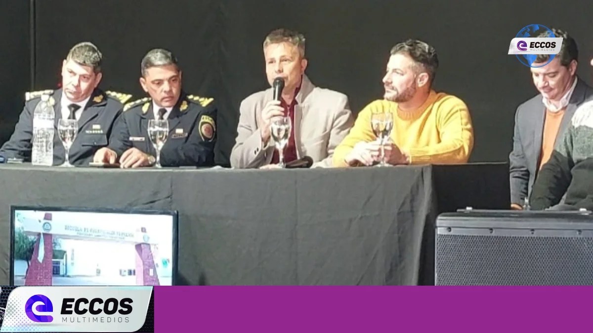 El intendente de Canals Edgar Bruno celebra la apertura de la Escuela de Suboficiales Anexo Canals