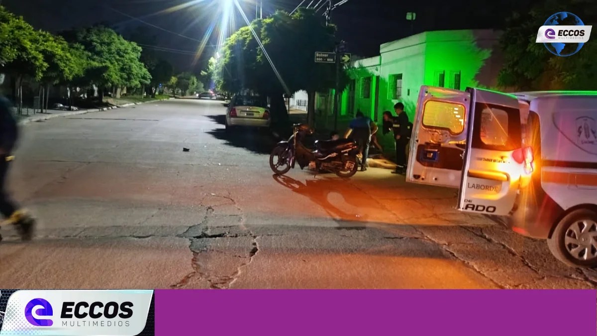 Accidente de tránsito en Laborde: dos mujeres resultaron con lesiones leves tras un choque entre motos
