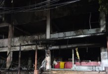 Fuego | Incendio destruye apartamentos de edificio frente a la UASD y afecta a familias y negocios