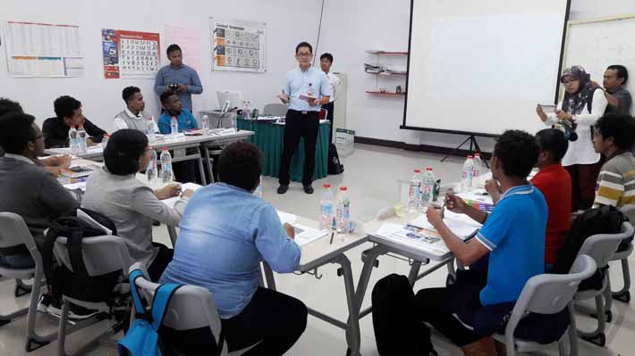 Suasana belajar dalam kelas di Petrotekno