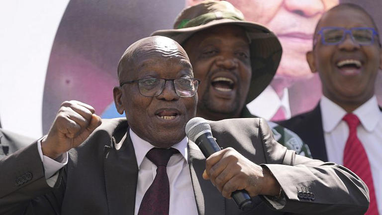 La commission disciplinaire de l&rsquo;ANC, lui reproche son soutien à uMkhonto we Sizwe.