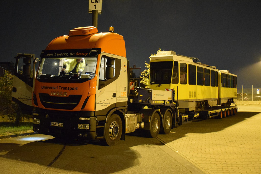 Oradea cumpara 30 de tramvaie model KT4DM, modernizate (FOTO)