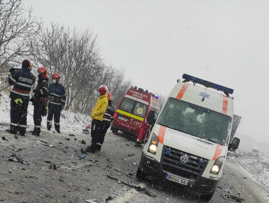 Accident grav, in urma cu o ora, pe DN 76. Din pacate una dintre persoane a murit la scurt timp