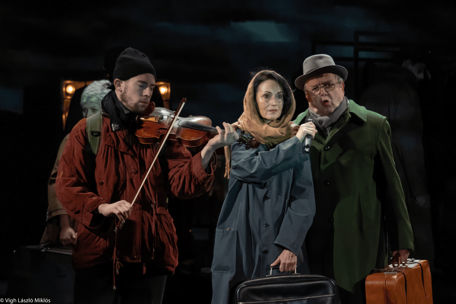 In data de 27 martie de la ora 18, spectatorii vor avea ocazia de a urmări înregistrarea spectacolului „Occident Express” produs de Teatrul Szigligeti Oradea.