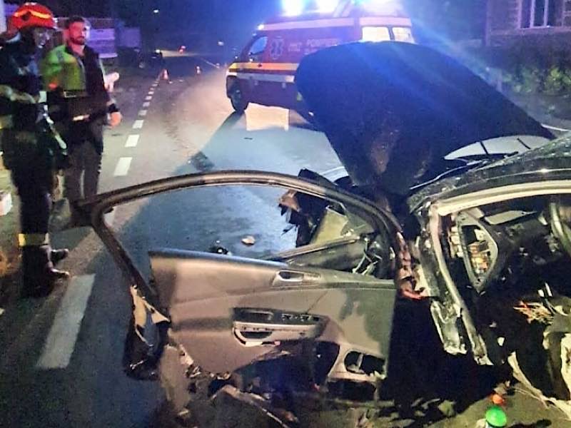 Accident grav in Urvind in aceasta noapte. Doi adulti si un minor de 13, in stare grava, au fost transportati la Spitalul Judetean Oradea