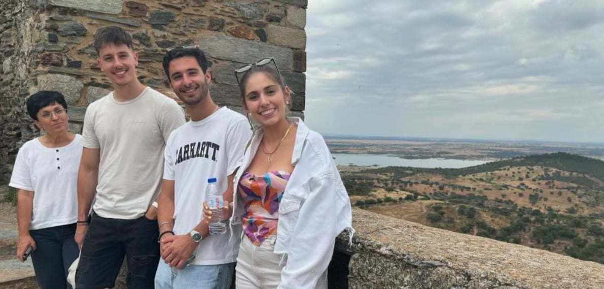 Ambasadorul EU GREEN al Universității din Oradea, studentul Darius Hulea și lecția turnului cu… bezea în vârf!
