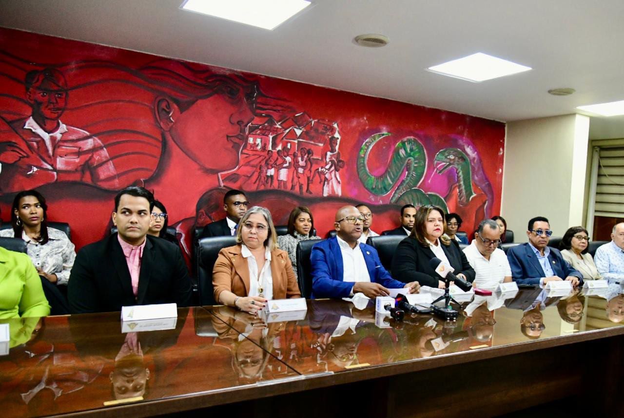 Presidente del CMD denuncia irregularidades financieras en el IPPS y ordena investigación