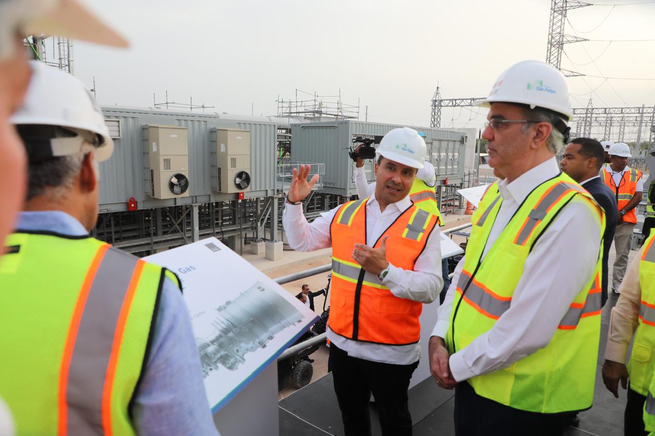 Presidente Abinader visita construcción Central Termoeléctrica Generadora San Felipe Andrés I que aportará 467 MW al sistema eléctrico
