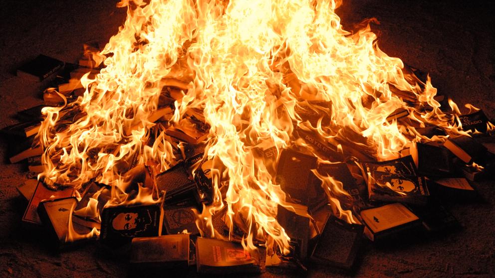 Zelensky ordenó destruir 100 millones de libros