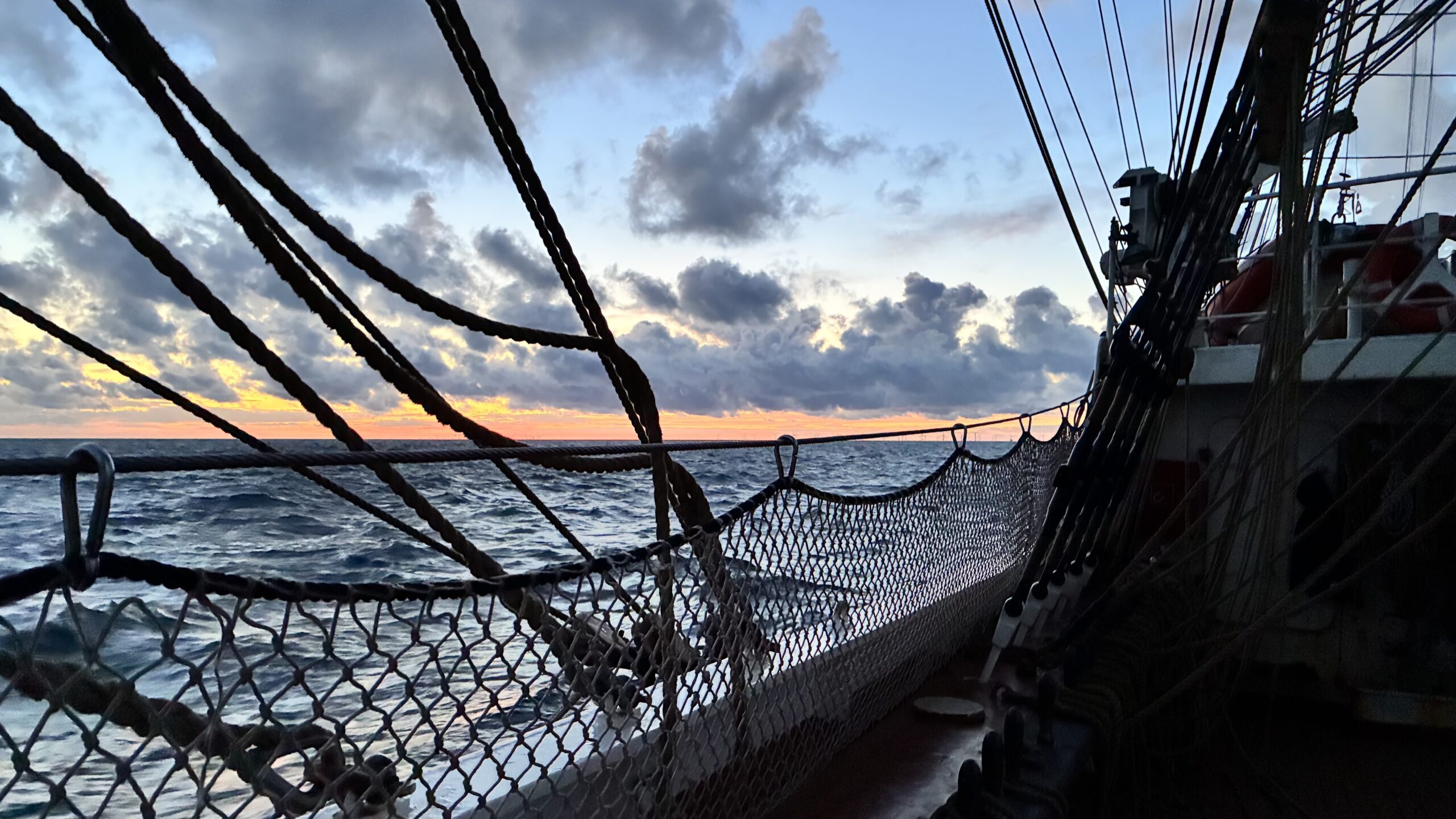 Sonnenuntergang auf der Alexander von Humboldt 2