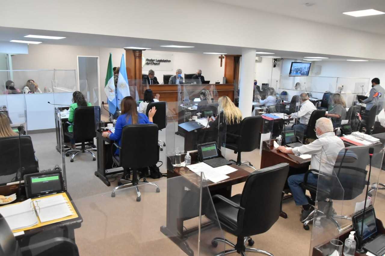 Instituyen por ley el Día del Maestro Indígena