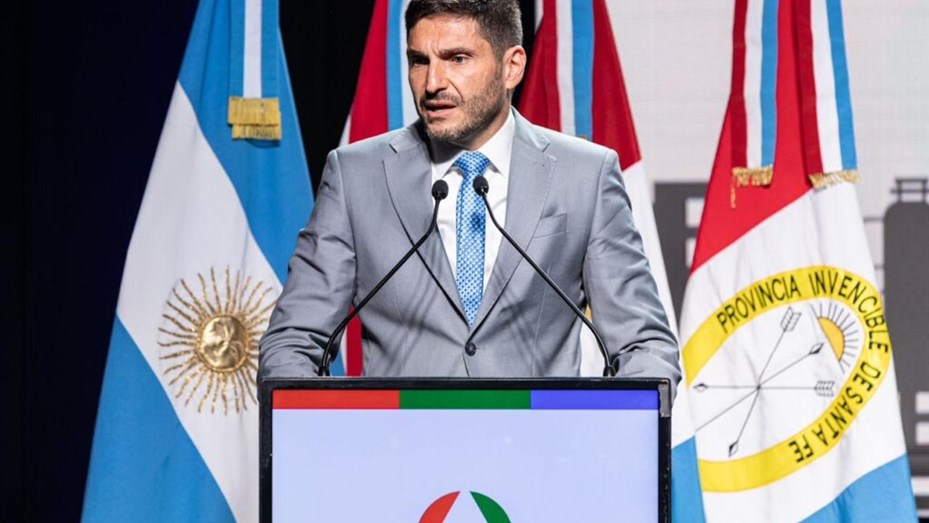 Pullaro: “El 50% de los argentinos trabaja, pero en la informalidad”