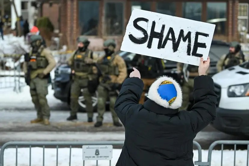 Odio e violenza, gli Usa sull’orlo della catastrofe