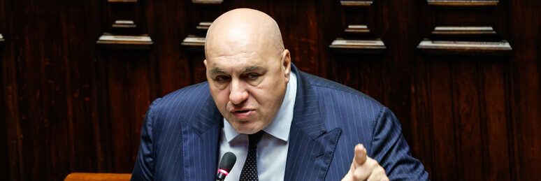 Crosetto ha convocato una riunione d’emergenza per il riarmo dell’Italia