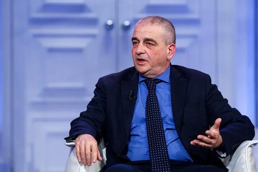 Mastini del melonismo: l’operazione Angelucci per indebolire La Verità