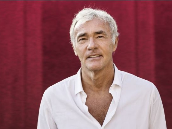 Il paradosso di Giletti: tra un minestrone e l’altro, diventa protagonista delle storie che dovrebbe raccontare