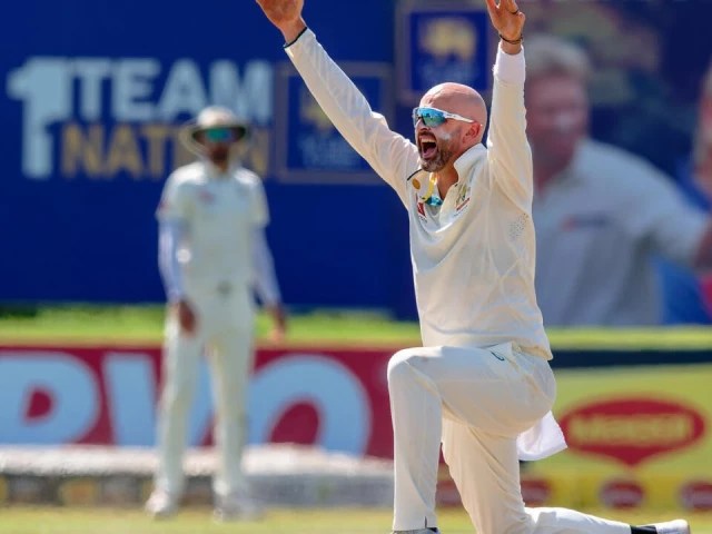 australia s nathan lyon says england should play a spinner during the ashes photo afp australia s nathan lyon says england should play a spinner during the ashes photo afp