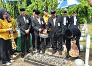 Mengenang Sosok Dirut Pertama BSB, H Masdan, Jajaran Direksi dan Komisaris Bank Sumsel Ziarah dan Tabur Bunga