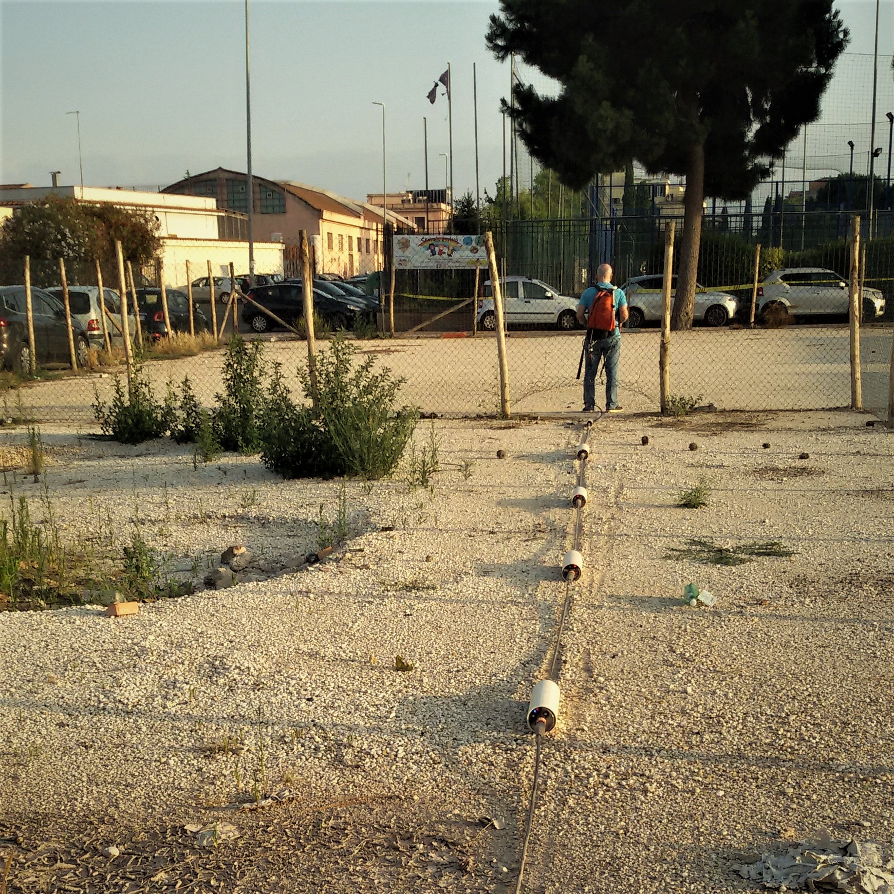 Misure geofisiche in area urbana per la caratterizzazione del sottosuolo volta alla mappatura di cavità ipogee a potenziale rischio crollo. Foto di V. Sapia © INGV