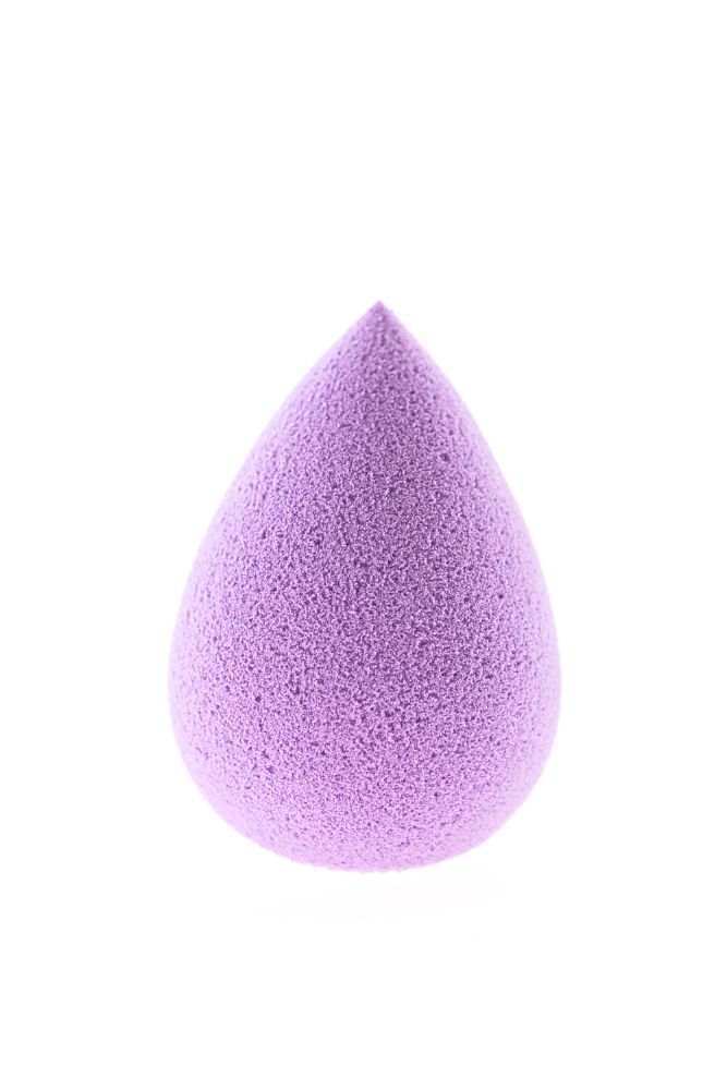 sponge-make-up-isolated