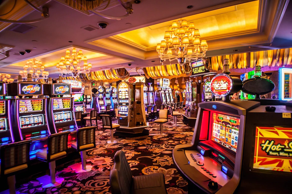 3 Reasons Online Casinos Took Over From Traditional